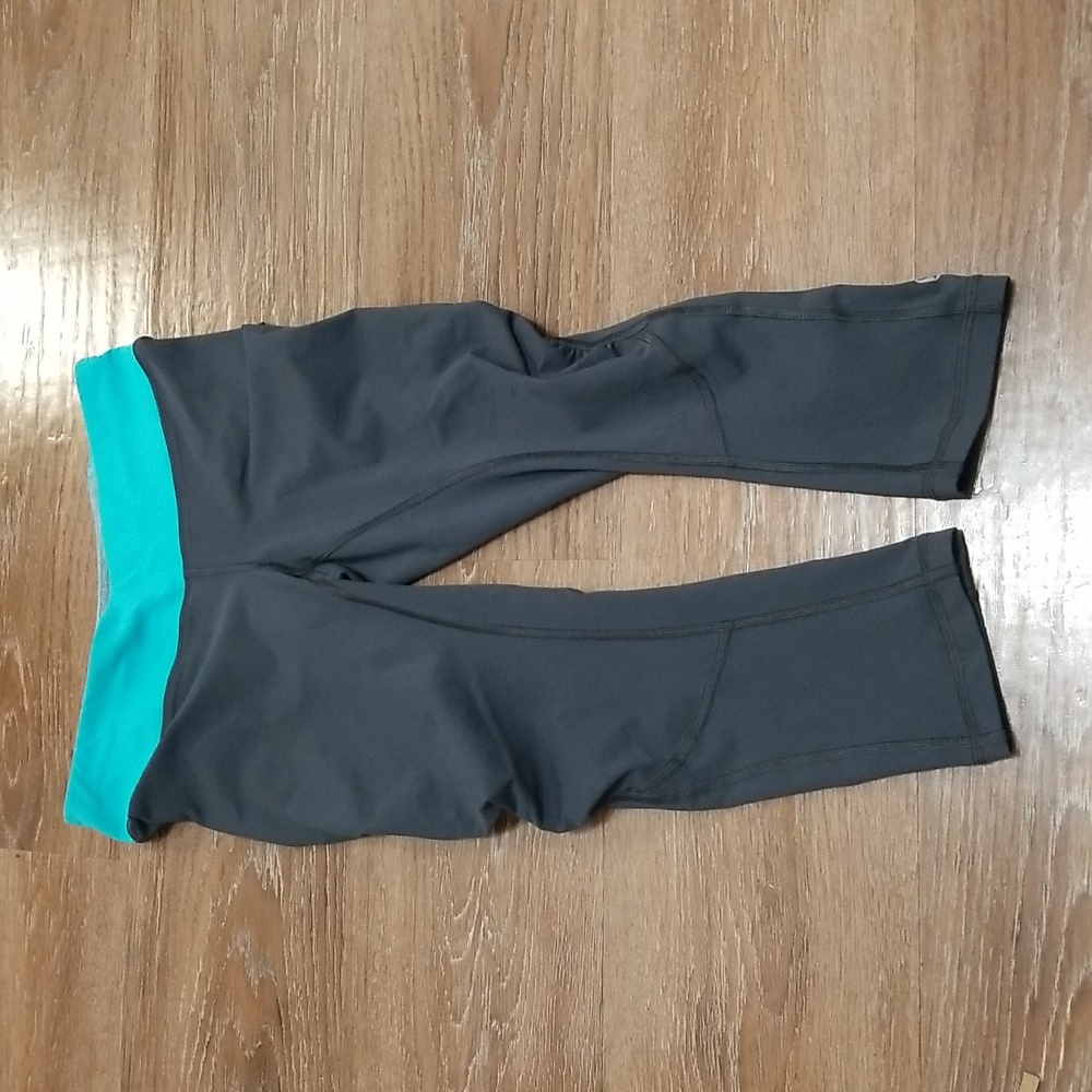 (4) Lululemon Athletica Classic Cropped Leggings Running Activewear Athletic Run